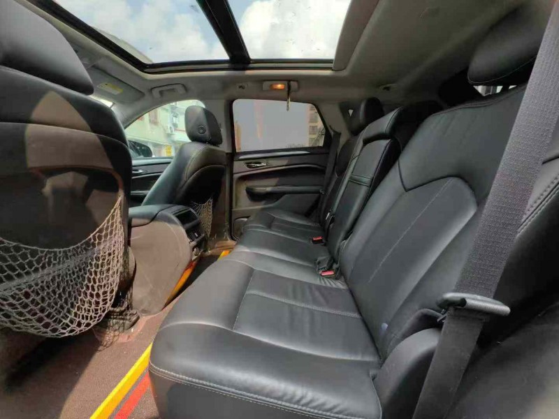 中山16年凯迪拉克SRX6