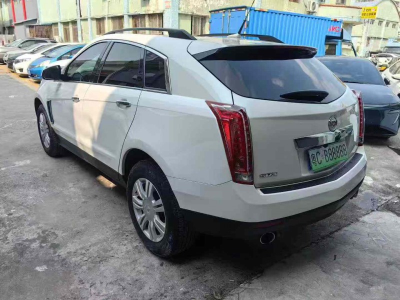 中山16年凯迪拉克SRX7