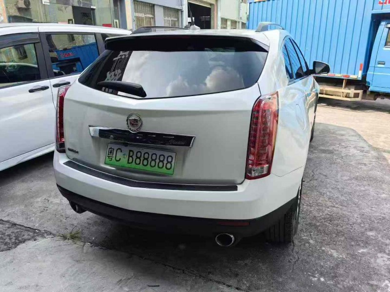 中山16年凯迪拉克SRX8