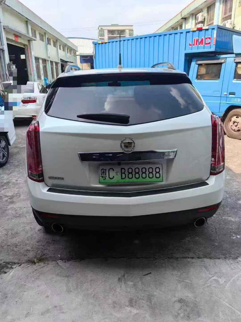 中山16年凯迪拉克SRX9