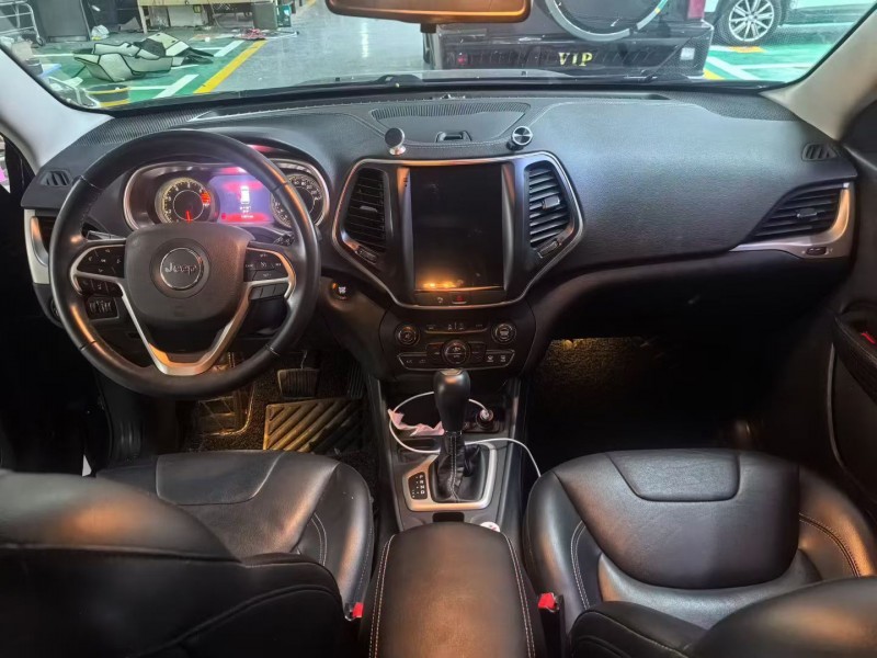 孝感18年Jeep自由光4