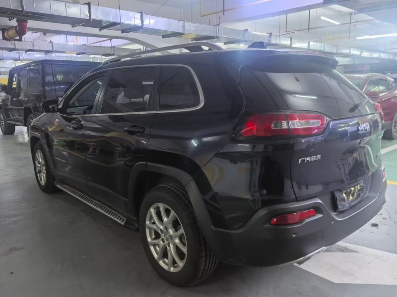 孝感18年Jeep自由光8