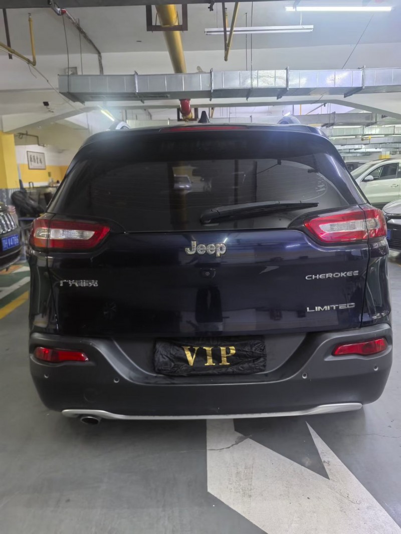 孝感18年Jeep自由光9