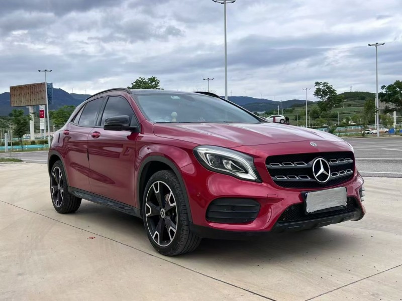 昭通19年奔驰GLA3