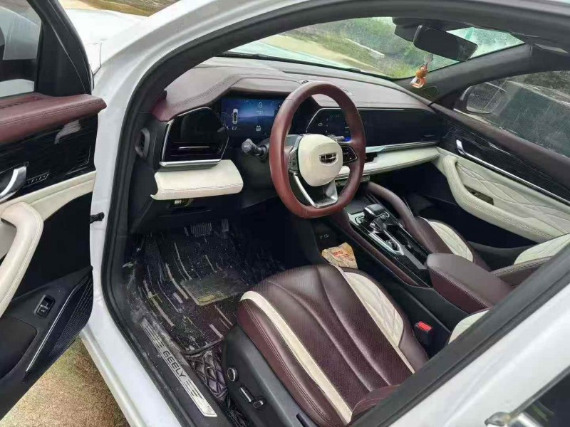 新乡21年吉利星越5