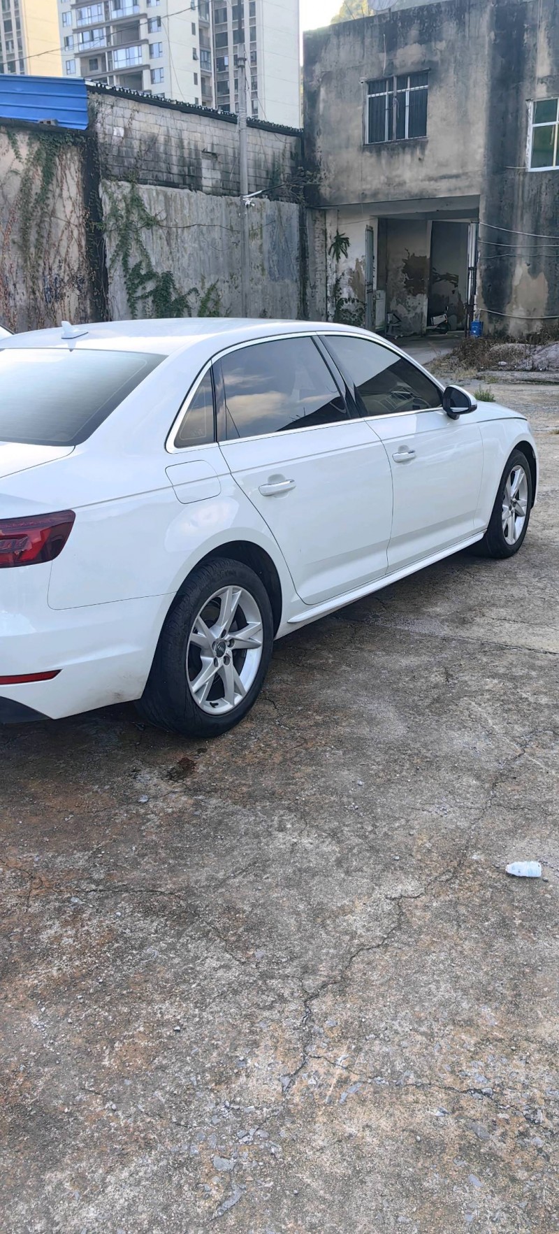 安顺18年奥迪A4L4