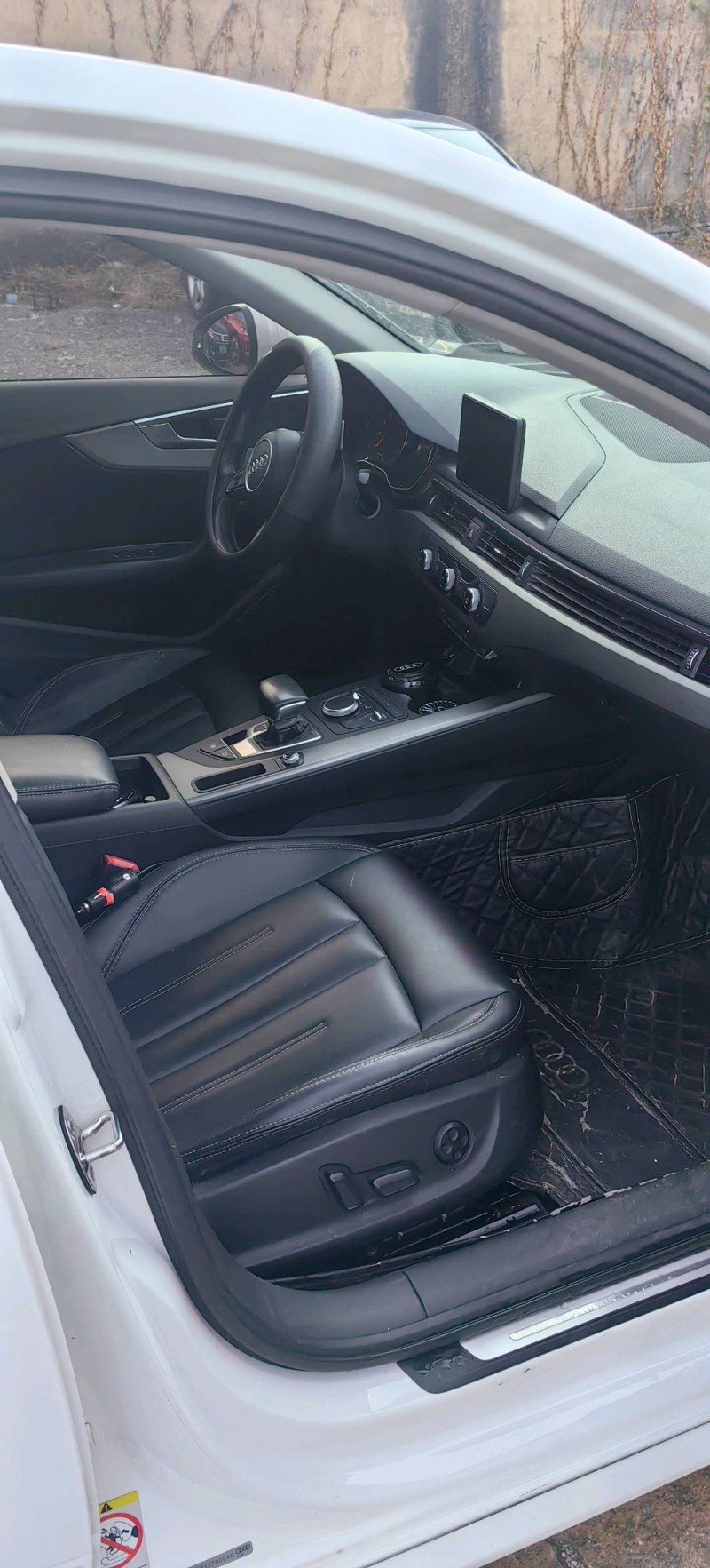 安顺18年奥迪A4L7