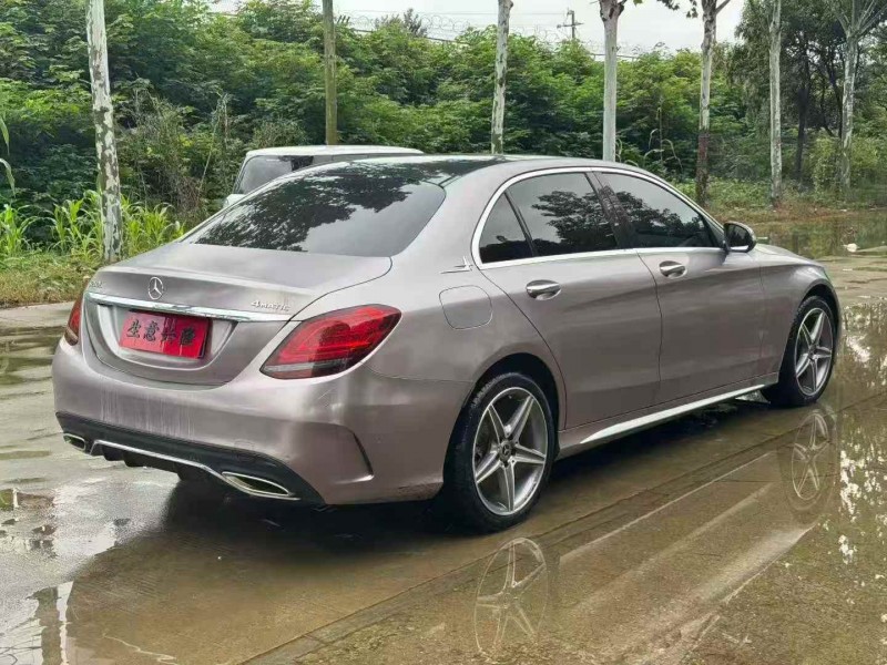 新乡19年奔驰C8