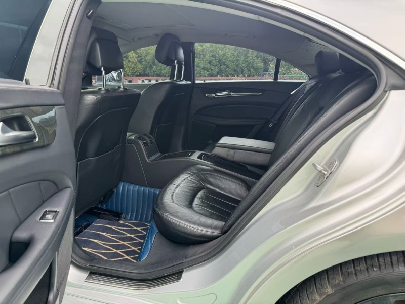 青岛12年奔驰CLS5