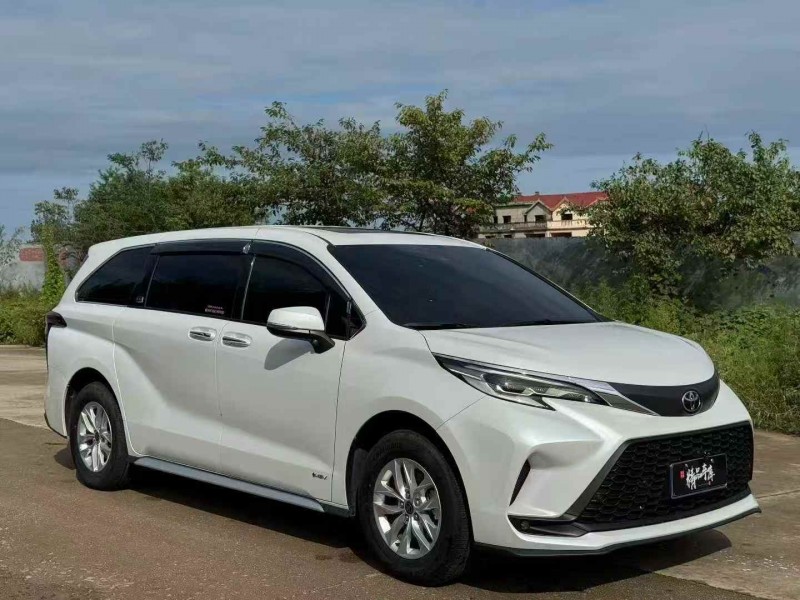 济宁24年丰田格瑞维亚3