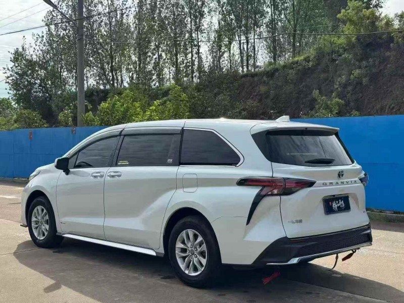 济宁24年丰田格瑞维亚7