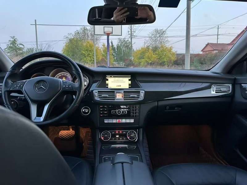 青岛14年奔驰CLS4