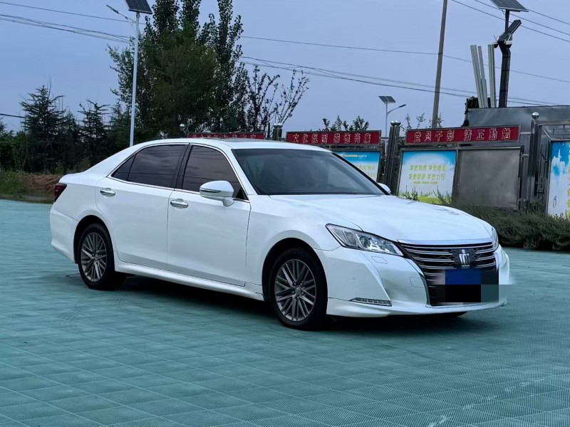 青岛17年丰田皇冠2