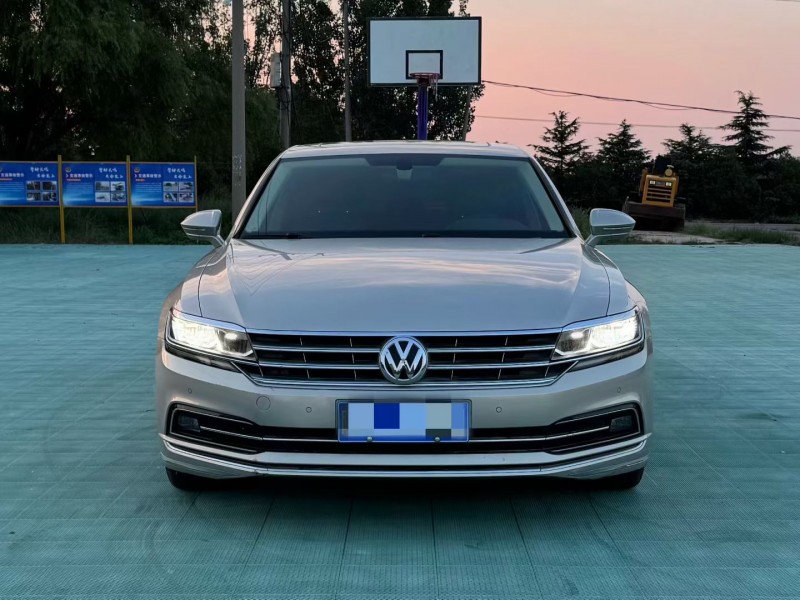 青岛18年大众辉昂1