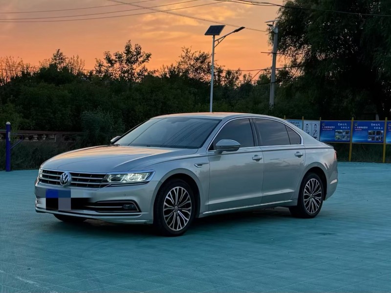 青岛18年大众辉昂3