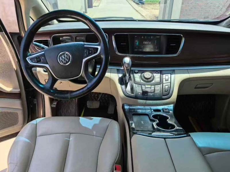 张家口17年别克GL84