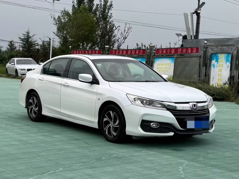 青岛18年本田雅阁2