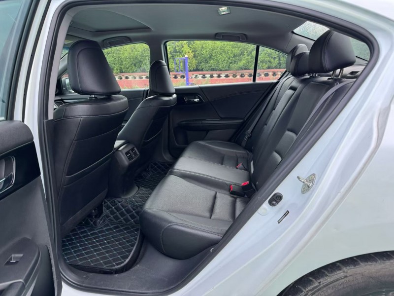 青岛18年本田雅阁5