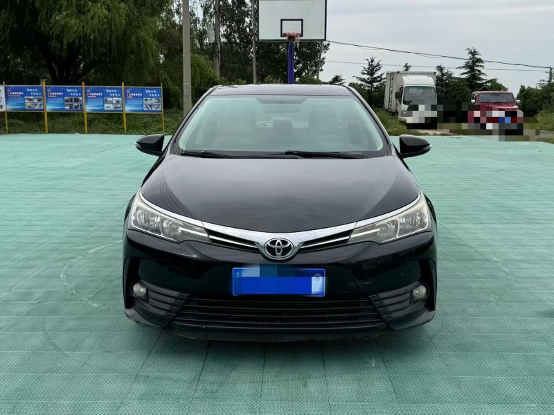 青岛17年丰田卡罗拉1