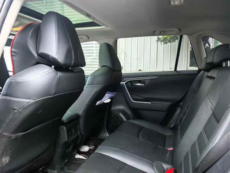 苏州22年丰田RAV4荣放6