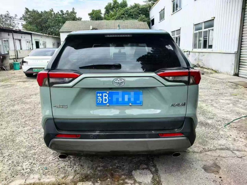 苏州22年丰田RAV4荣放9