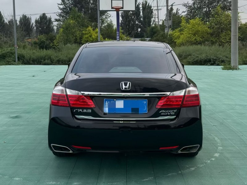 青岛16年本田雅阁6