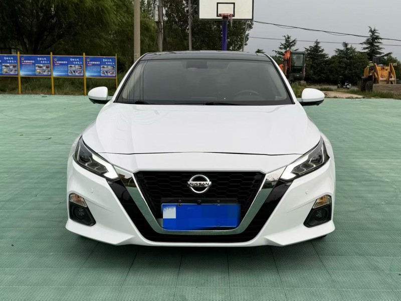 青岛21年日产天籁1