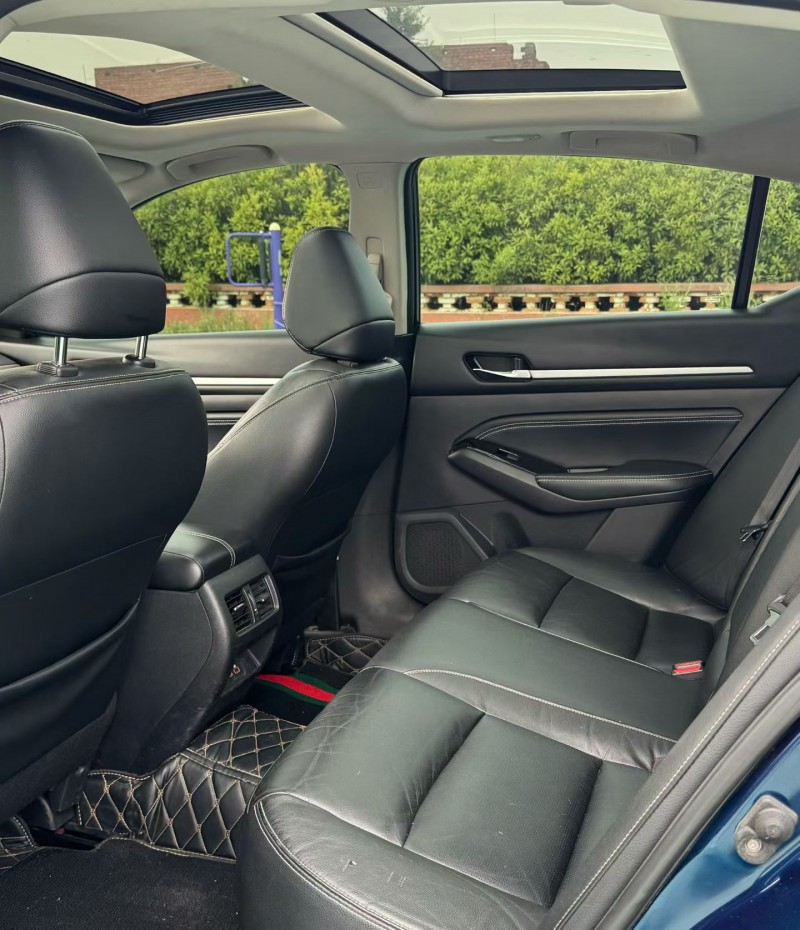 青岛21年日产天籁5