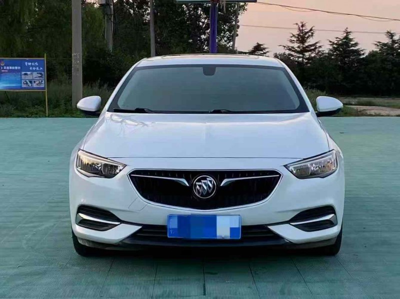 青岛19年别克君威1