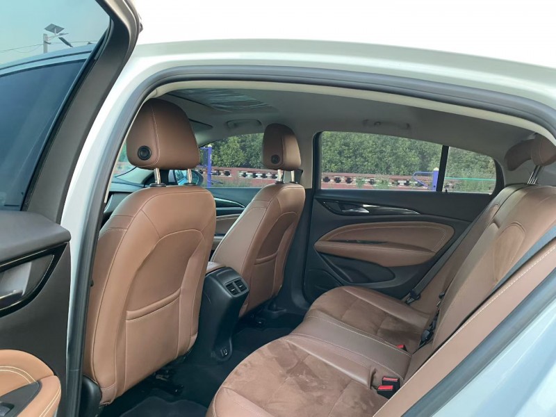 青岛19年别克君威5