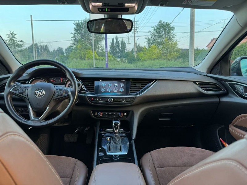 青岛19年别克君威4