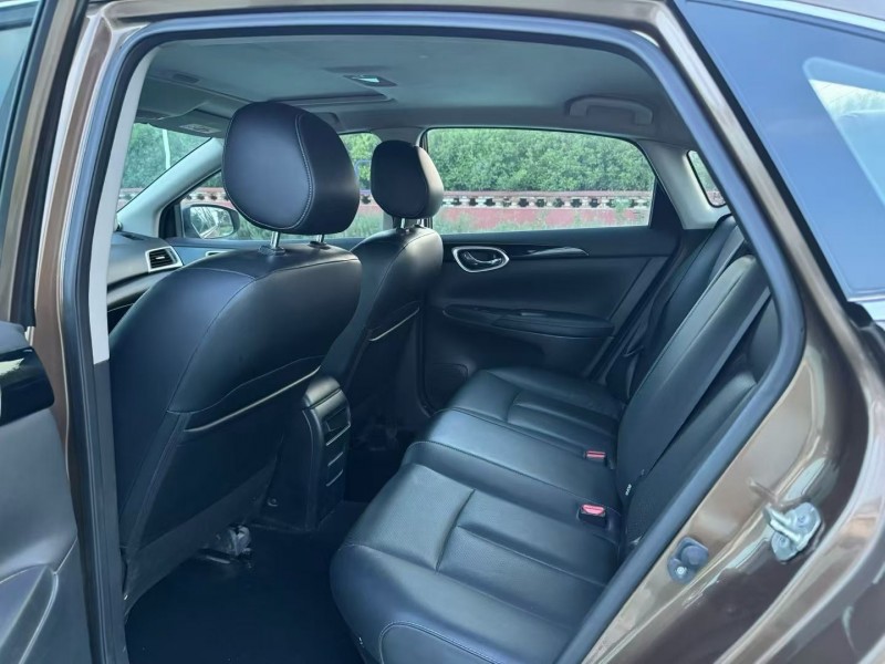 青岛16年日产轩逸5