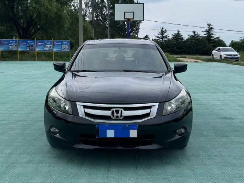 青岛10年本田雅阁1