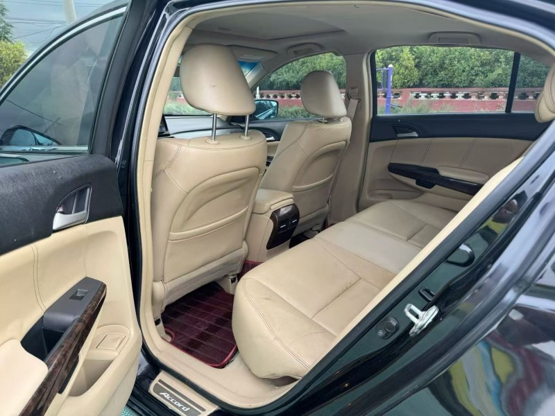 青岛10年本田雅阁5