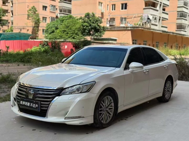 柳州16年丰田皇冠4