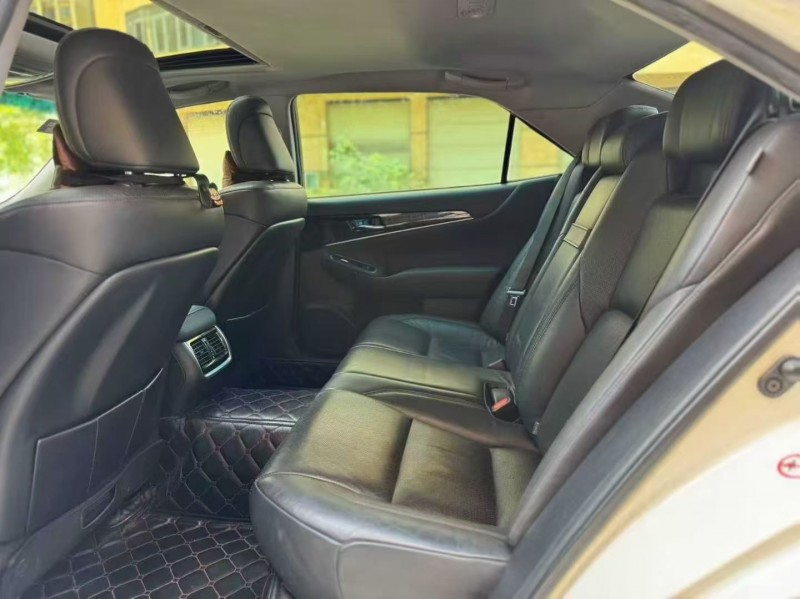 柳州16年丰田皇冠9