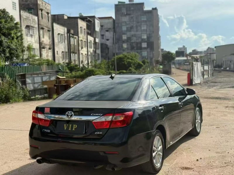 茂名13年丰田凯美瑞8