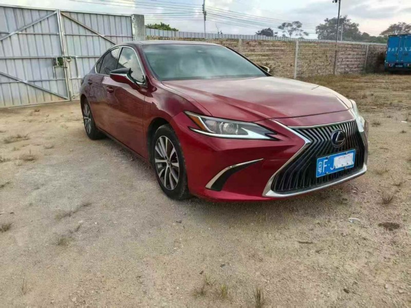 广州19年雷克萨斯ES3