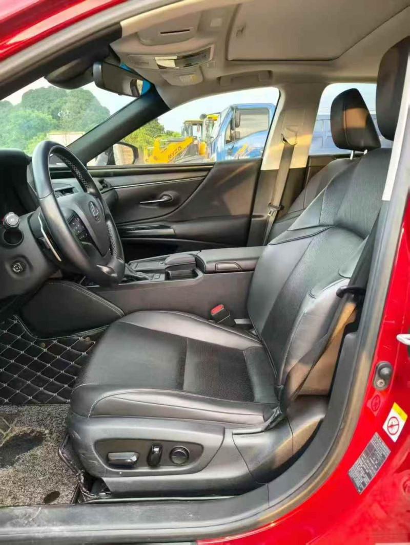 广州19年雷克萨斯ES4