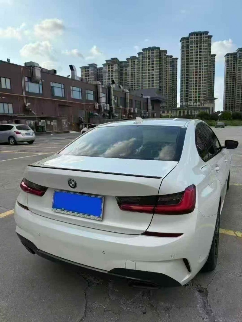 广州20年宝马3系8