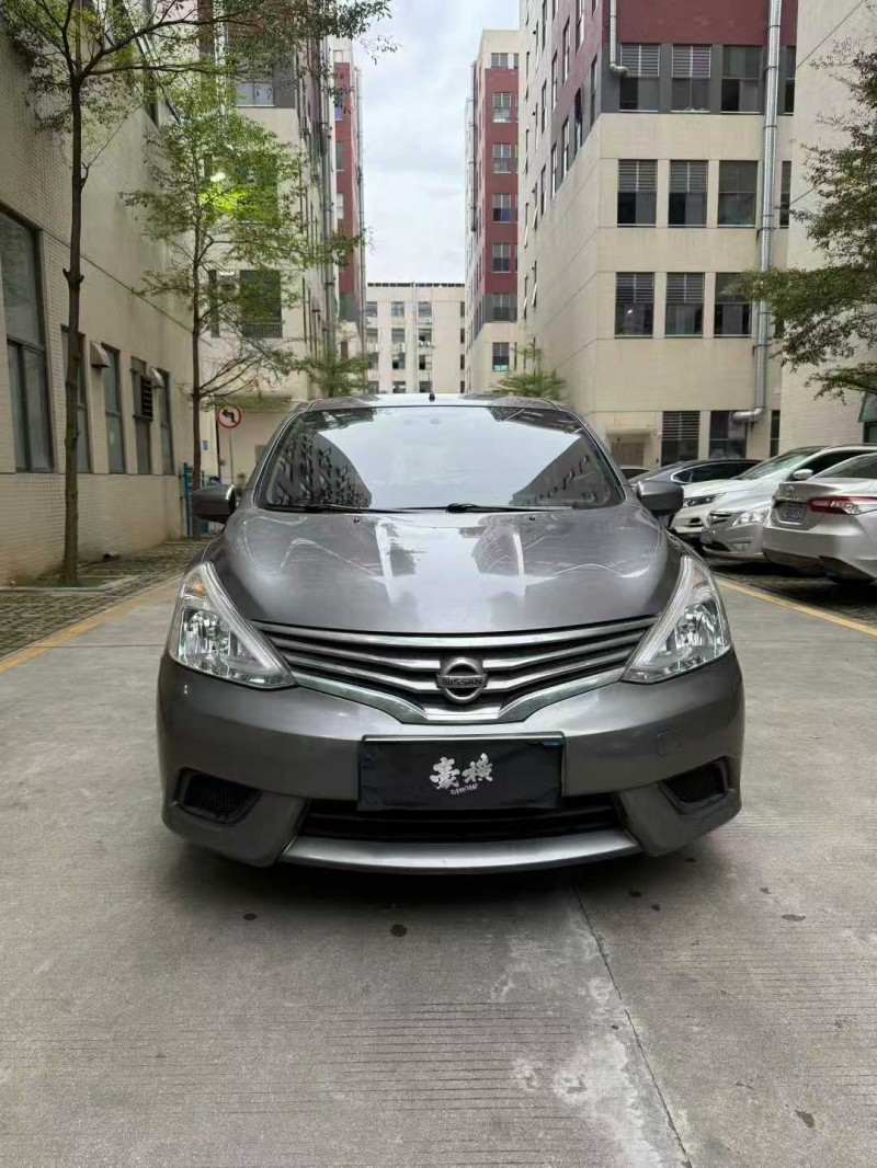 佛山17年日产骊威1