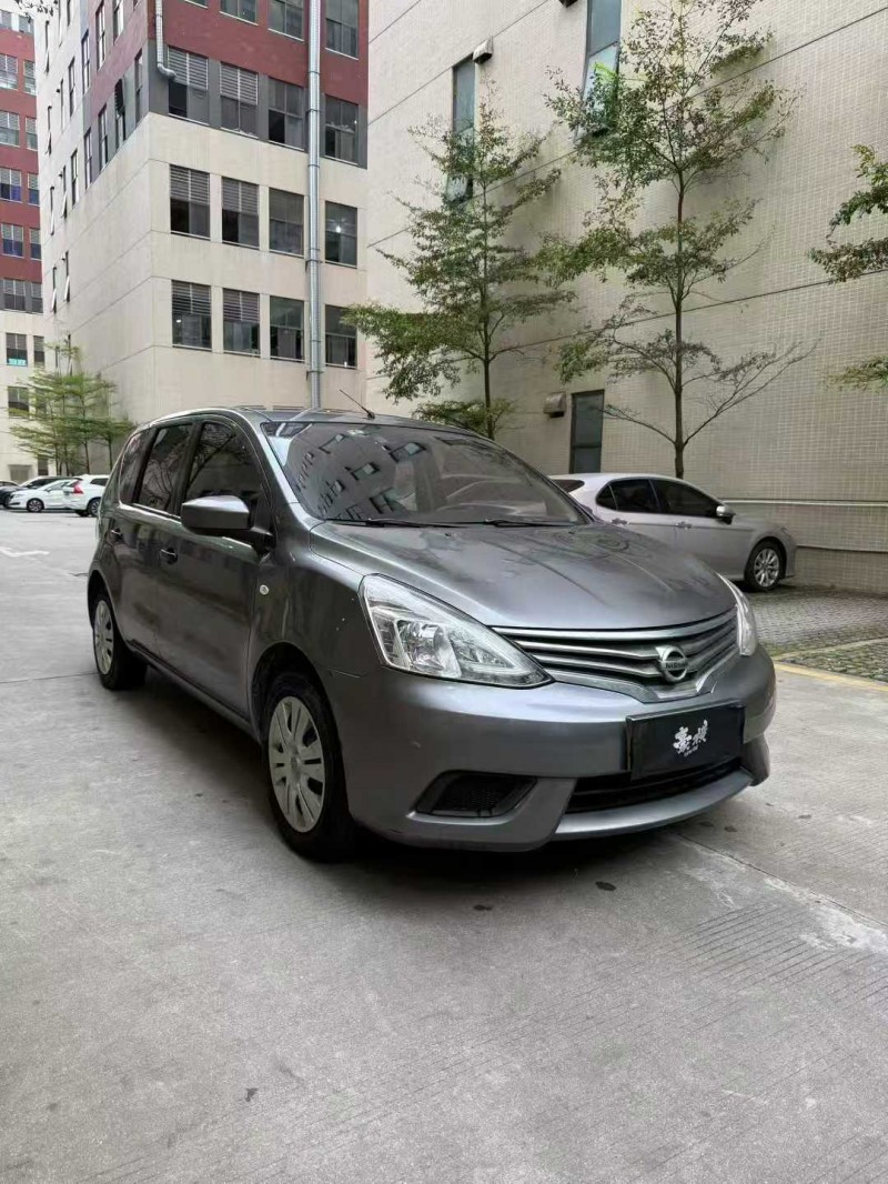 佛山17年日产骊威2