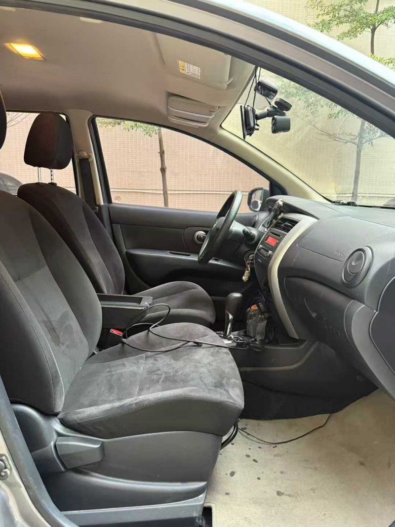 佛山17年日产骊威7