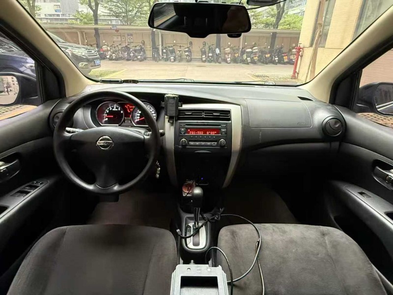 佛山17年日产骊威8