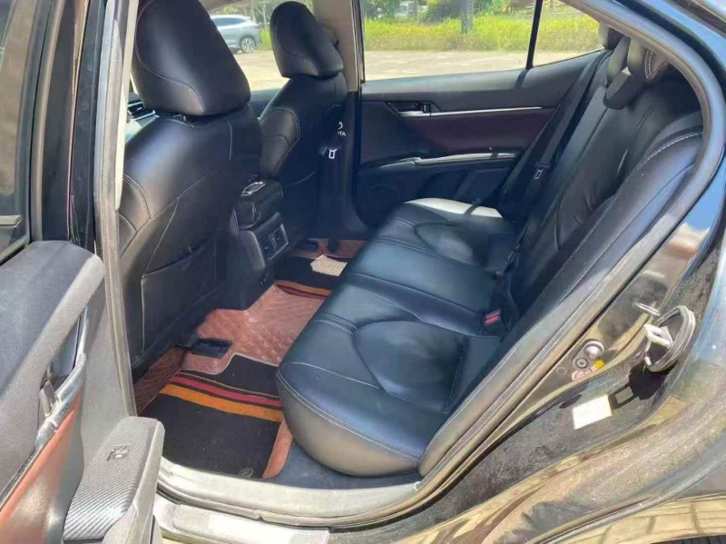 广州19年丰田凯美瑞8