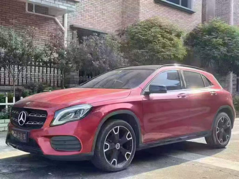 东莞18年奔驰GLA2