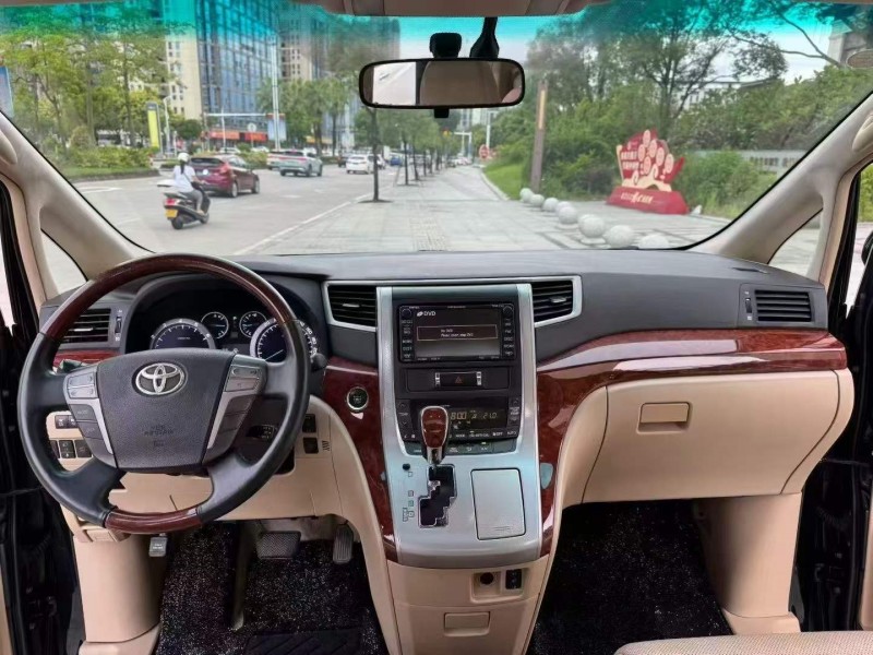 广州11年丰田埃尔法5