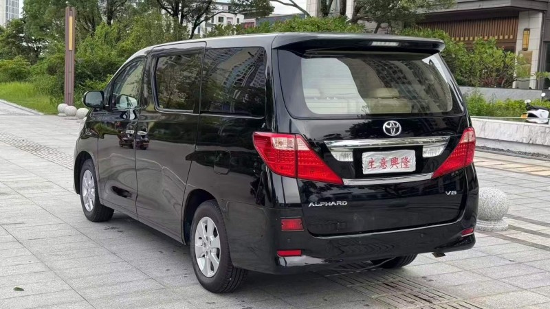 广州11年丰田埃尔法7