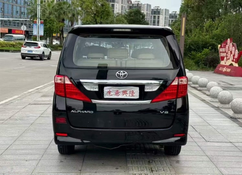 广州11年丰田埃尔法9