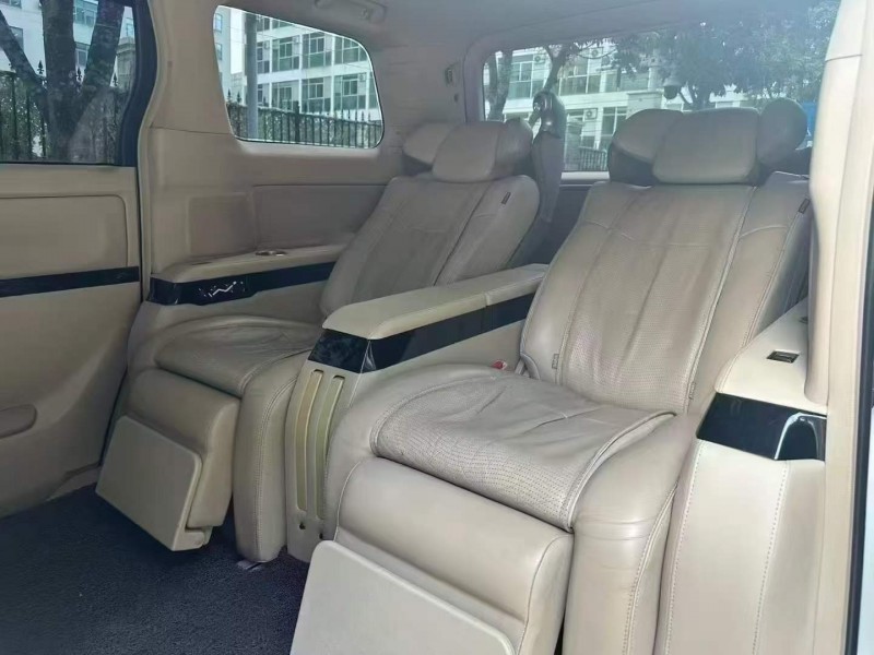 广州12年丰田埃尔法4